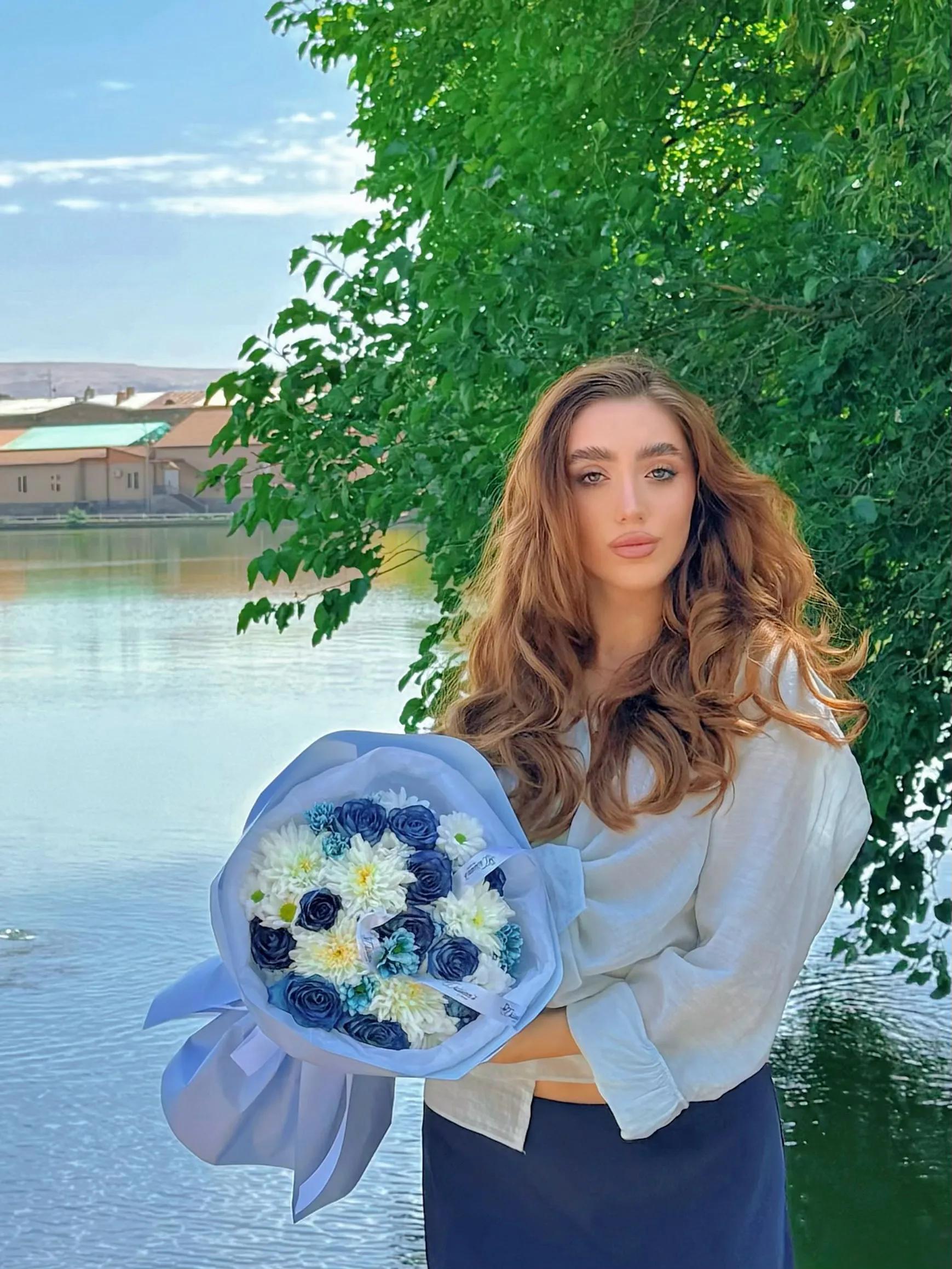 Կապույտ փունջ | ծաղիկներ, ծաղկեպսակներ, բույսեր Երևան