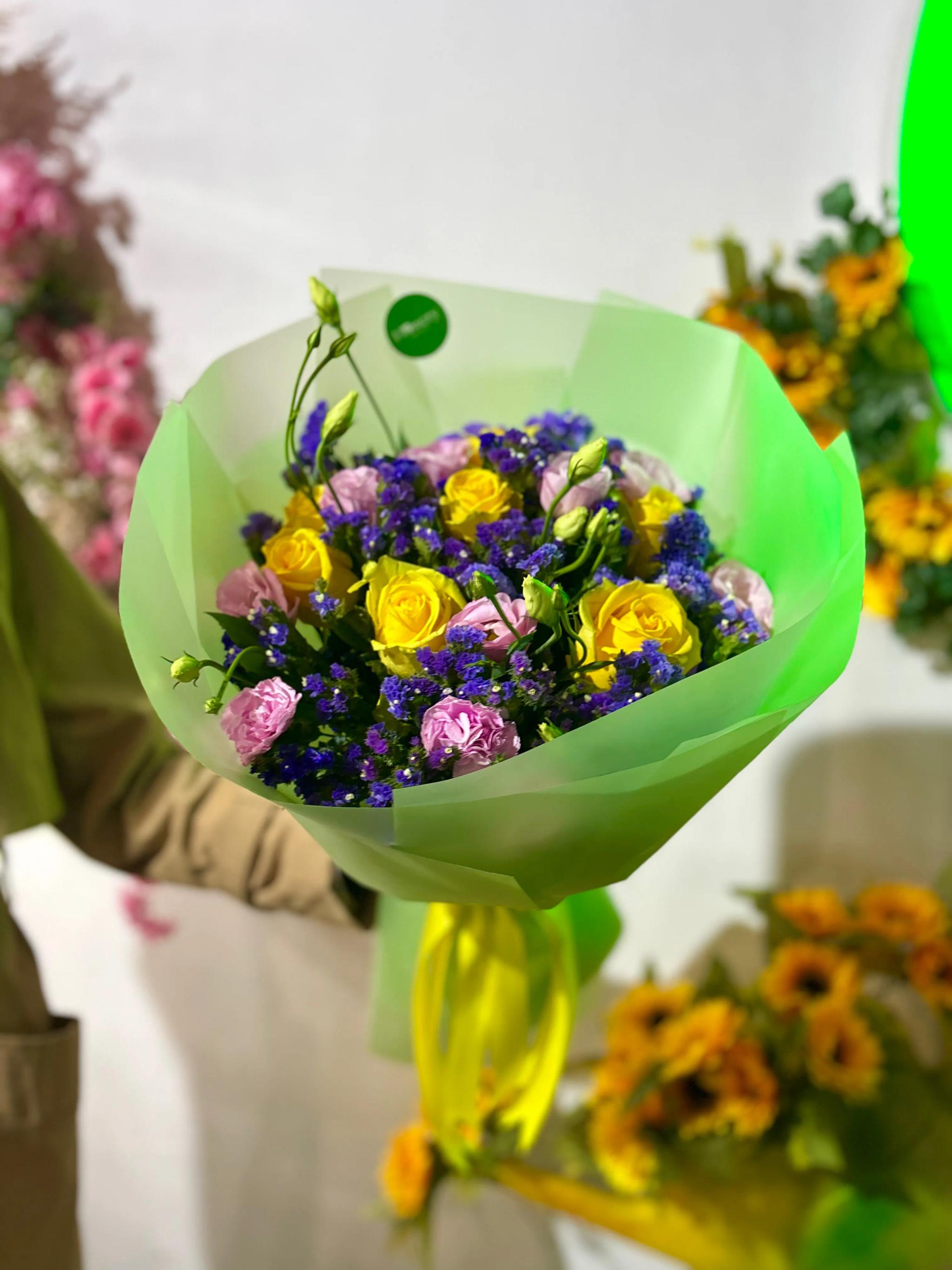A bright bunch | ծաղիկներ, ծաղկեպսակներ, բույսեր Երևան