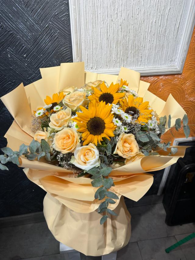 Orange bunch | ծաղիկներ, ծաղկեպսակներ, բույսեր - առաքում Երևան Orange bunch | ծաղիկներ, ծաղկեպսակներ, բույսեր - առաքում Երևան