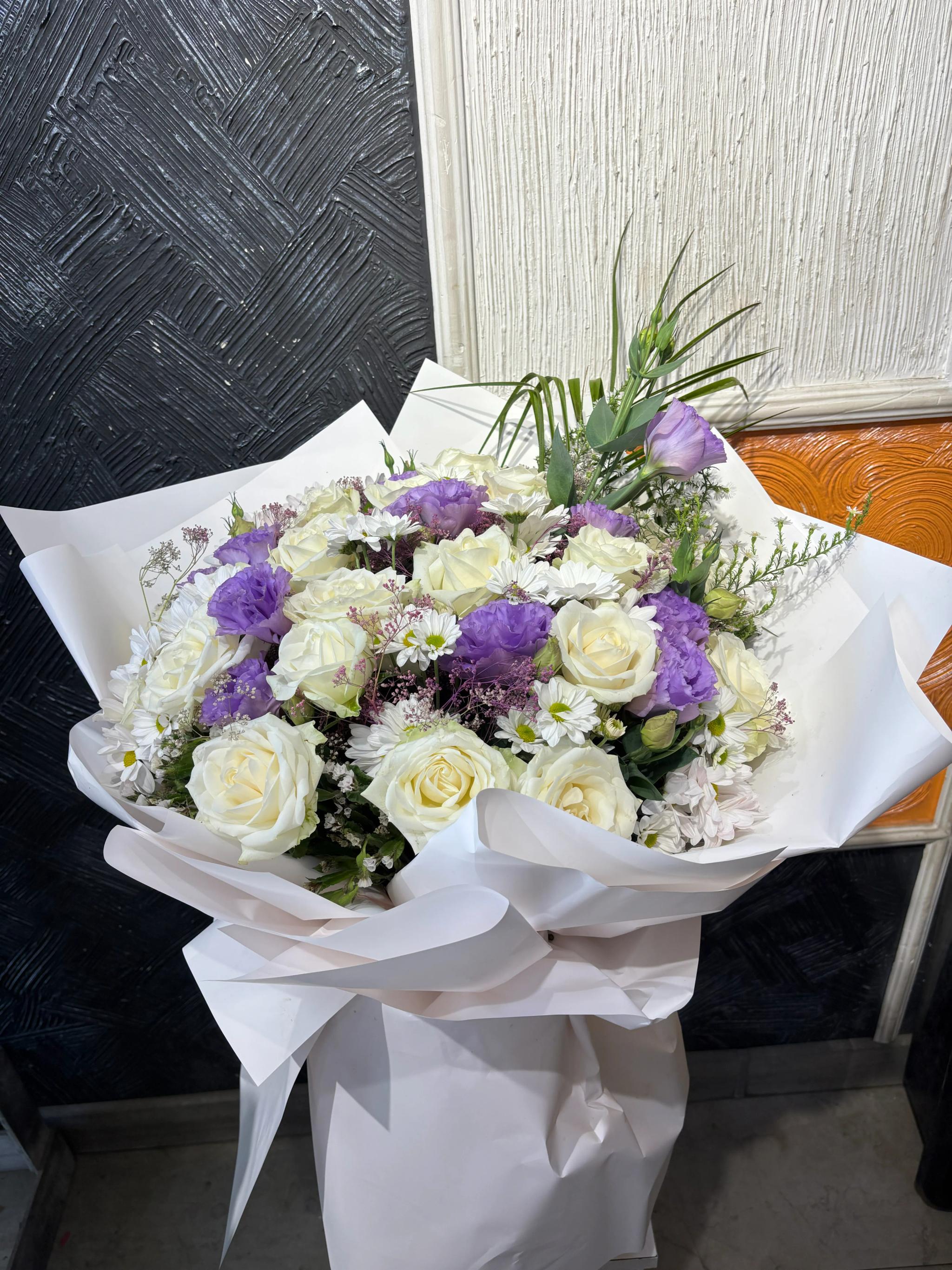 White bunch | ծաղիկներ, ծաղկեպսակներ, բույսեր Երևան White bunch | ծաղիկներ, ծաղկեպսակներ, բույսեր Երևան