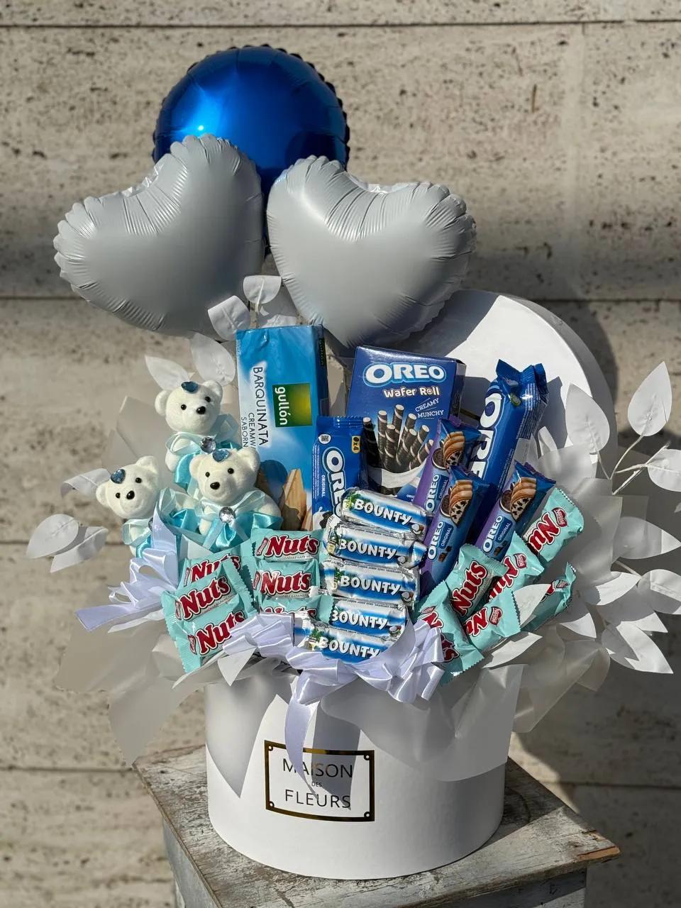 Sweet Surprise in a White Box | ծաղիկներ, ծաղկեպսակներ, բույսեր Երևան Sweet Surprise in a White Box | ծաղիկներ, ծաղկեպսակներ, բույսեր Երևան