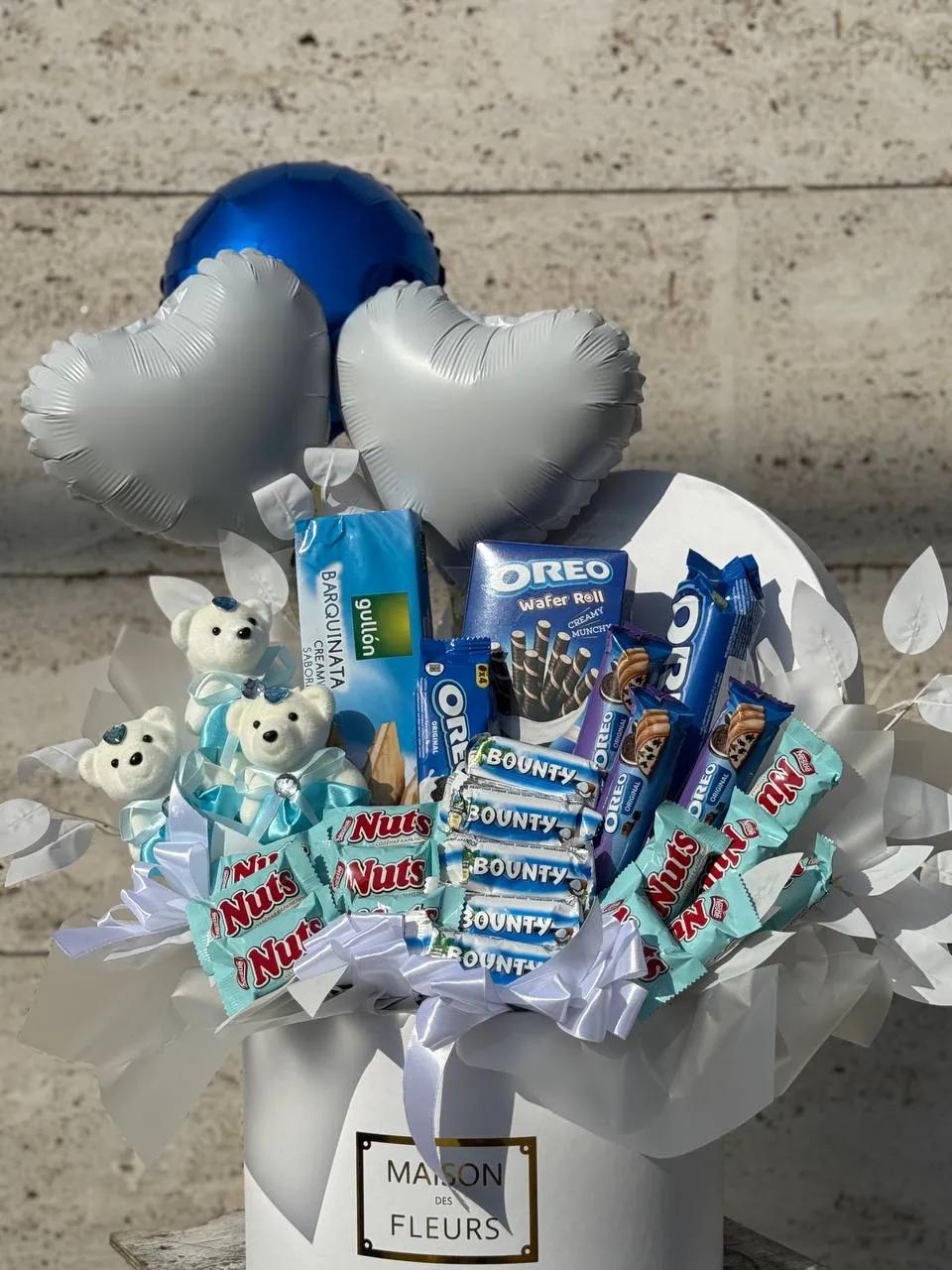Sweet Surprise in a White Box | ծաղիկներ, ծաղկեպսակներ, բույսեր Երևան Sweet Surprise in a White Box | ծաղիկներ, ծաղկեպսակներ, բույսեր Երևան
