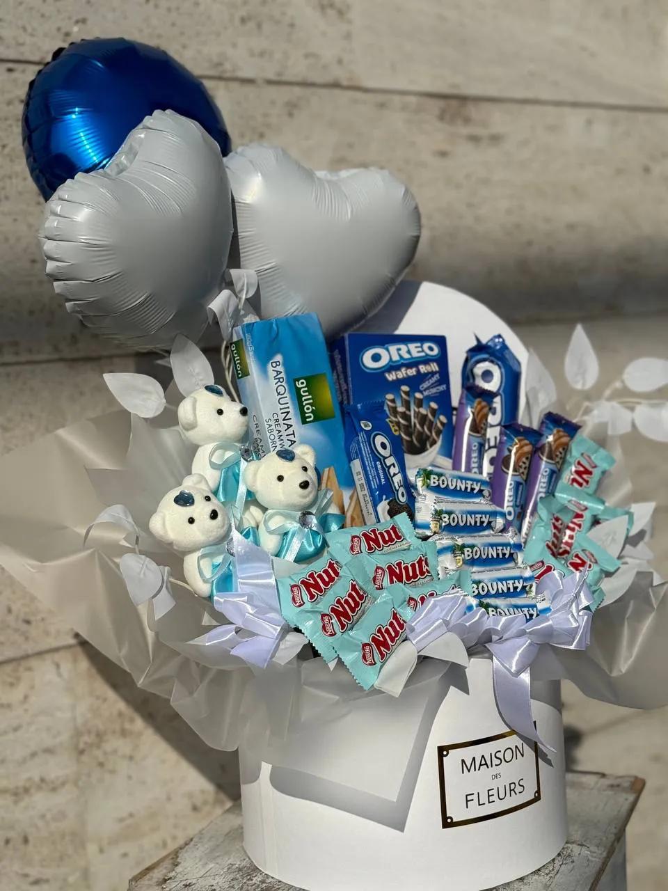 Sweet Surprise in a White Box | ծաղիկներ, ծաղկեպսակներ, բույսեր Երևան Sweet Surprise in a White Box | ծաղիկներ, ծաղկեպսակներ, բույսեր Երևան