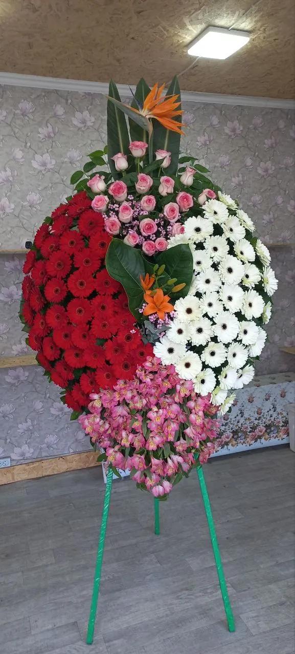 Ծաղկեպսակ գերբերաներով, վարդերով և ալստրոմերիաներով | ծաղիկներ, ծաղկեպսակներ, բույսեր Երևան Ծաղկեպսակ գերբերաներով, վարդերով և ալստրոմերիաներով | ծաղիկներ, ծաղկեպսակներ, բույսեր Երևան