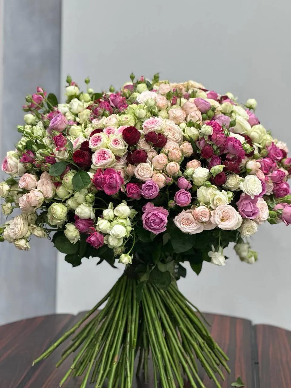 Luxurious bouquet with 101 roses | ծաղիկներ, ծաղկեպսակներ, բույսեր Երևան Luxurious bouquet with 101 roses | ծաղիկներ, ծաղկեպսակներ, բույսեր Երևան