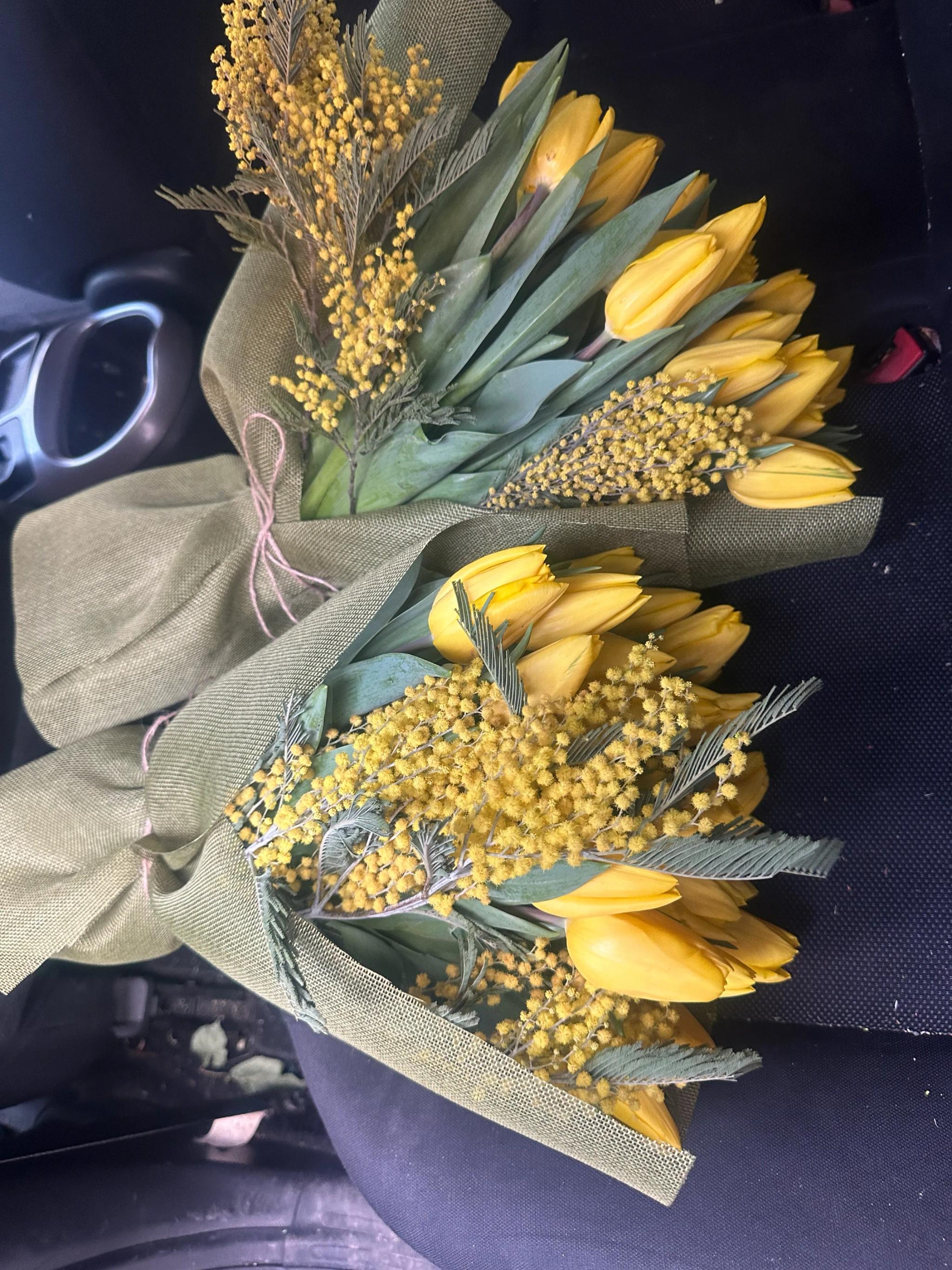 Yellow bunch | ծաղիկներ, ծաղկեպսակներ, բույսեր Երևան Yellow bunch | ծաղիկներ, ծաղկեպսակներ, բույսեր Երևան