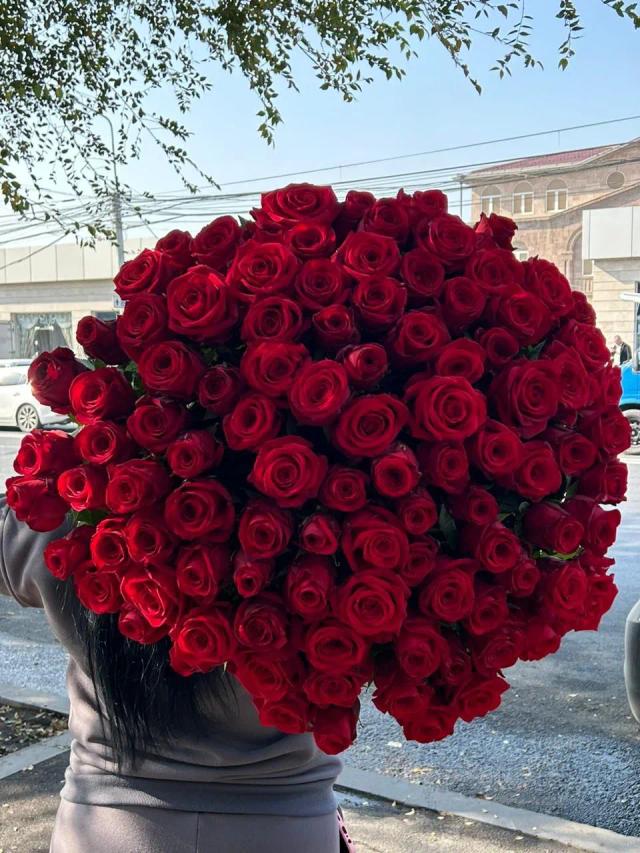 Red roses | ծաղիկներ, ծաղկեպսակներ, բույսեր - առաքում Երևան Red roses | ծաղիկներ, ծաղկեպսակներ, բույսեր - առաքում Երևան