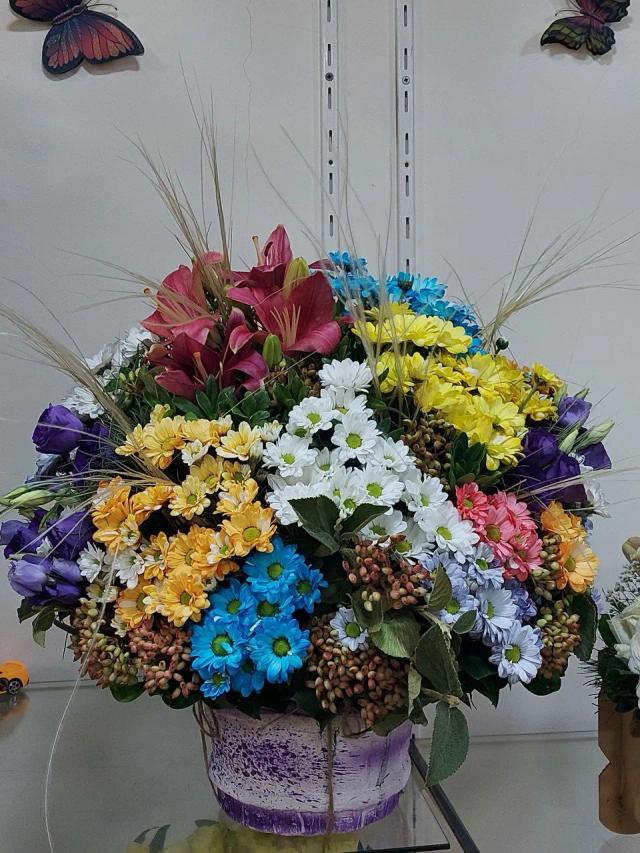 Flowers in a box | ծաղիկներ, ծաղկեպսակներ, բույսեր - առաքում Երևան Flowers in a box | ծաղիկներ, ծաղկեպսակներ, բույսեր - առաքում Երևան