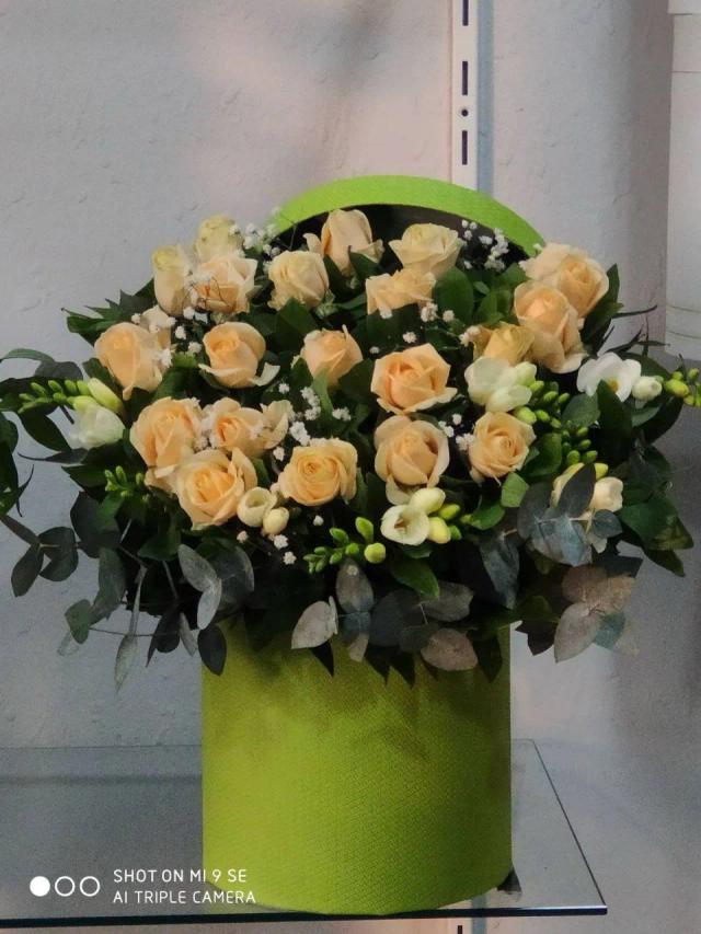 Flowers in a box | ծաղիկներ, ծաղկեպսակներ, բույսեր - առաքում Երևան Flowers in a box | ծաղիկներ, ծաղկեպսակներ, բույսեր - առաքում Երևան