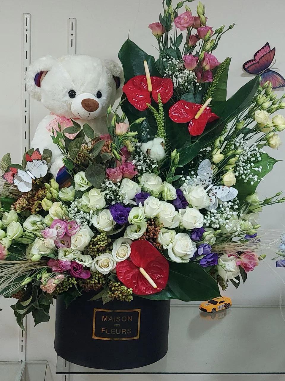 Flower arrangement in a box | ծաղիկներ, ծաղկեպսակներ, բույսեր Երևան Flower arrangement in a box | ծաղիկներ, ծաղկեպսակներ, բույսեր Երևան