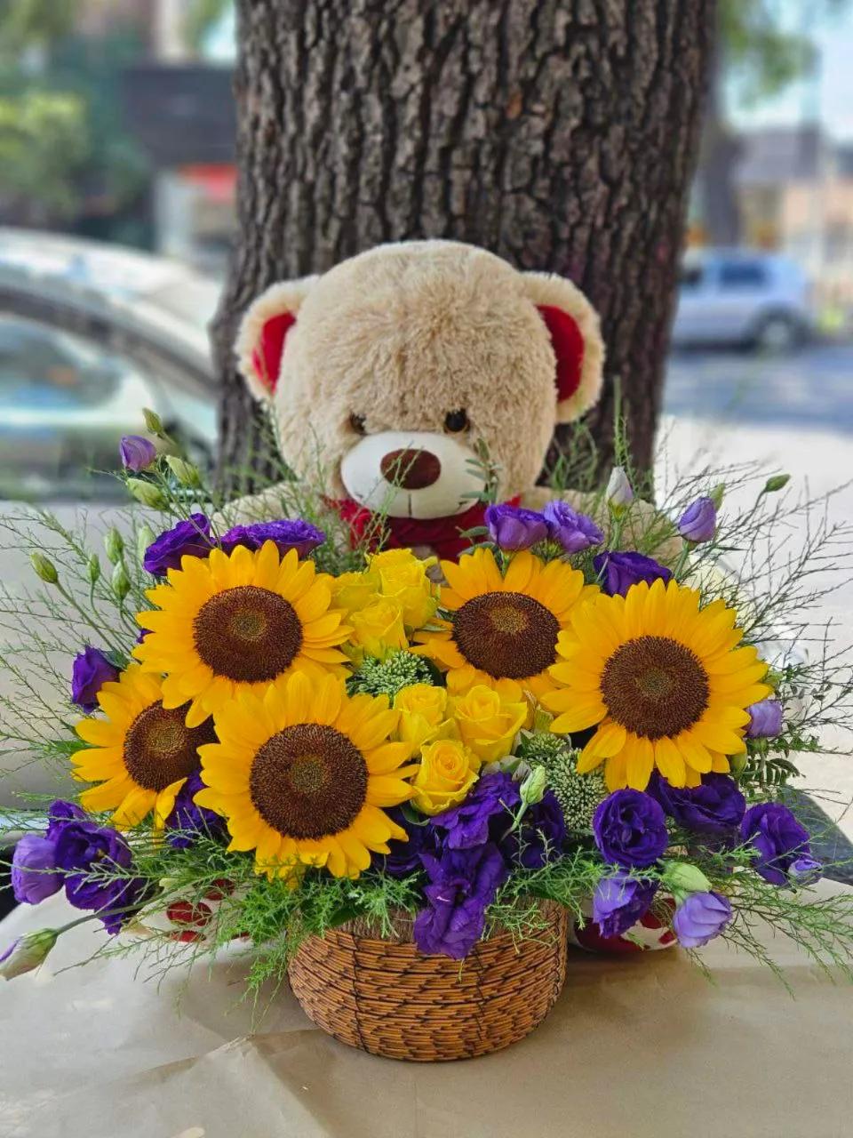 Gift Flower Basket | ծաղիկներ, ծաղկեպսակներ, բույսեր Երևան Gift Flower Basket | ծաղիկներ, ծաղկեպսակներ, բույսեր Երևան