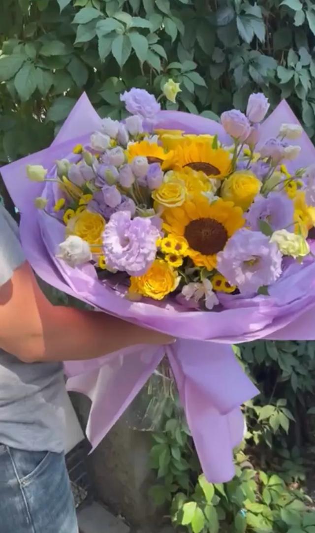 Purple bunch | ծաղիկներ, ծաղկեպսակներ, բույսեր - առաքում Երևան Purple bunch | ծաղիկներ, ծաղկեպսակներ, բույսեր - առաքում Երևան