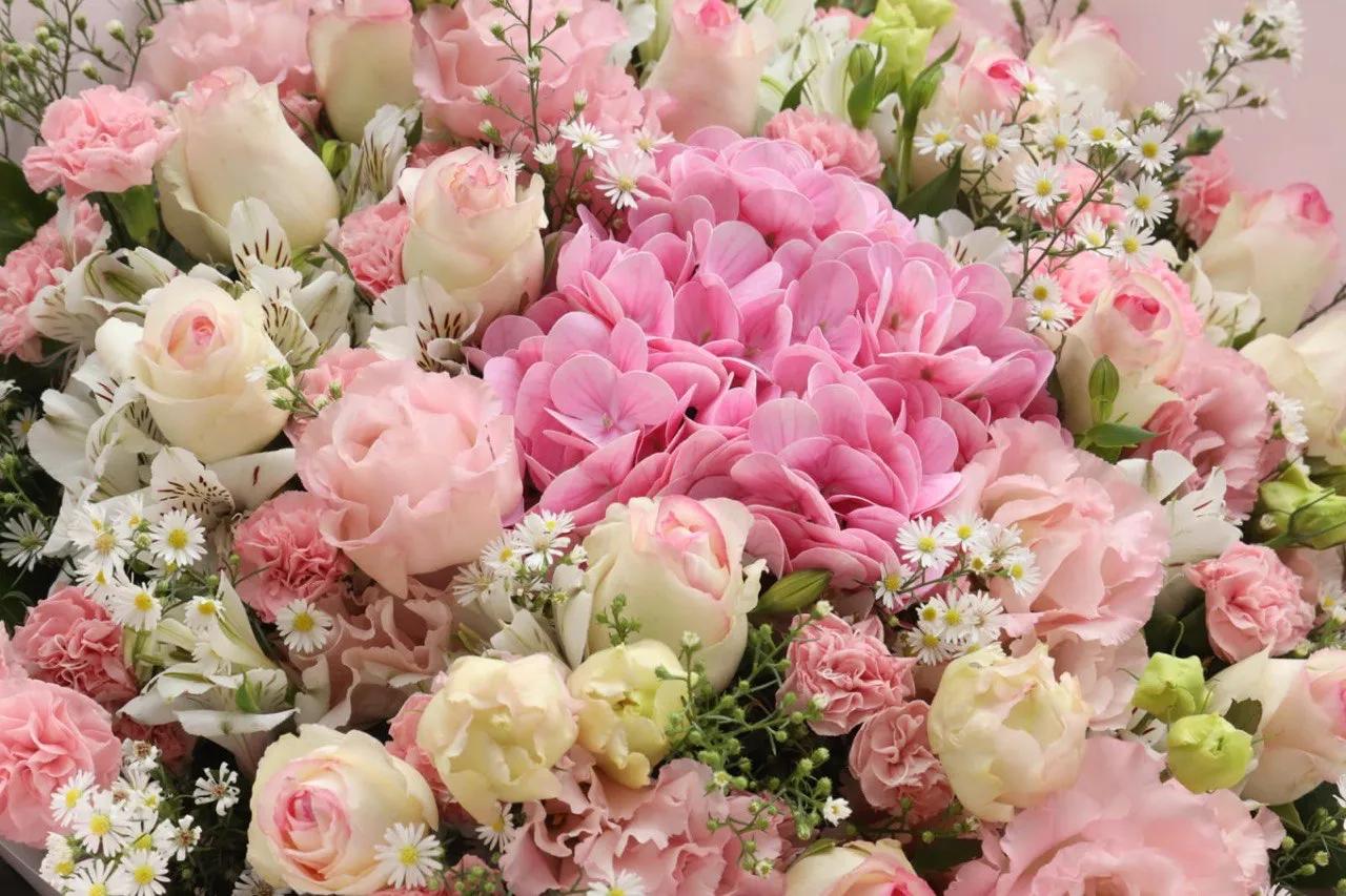 A luxurious bouquet | ծաղիկներ, ծաղկեպսակներ, բույսեր Երևան A luxurious bouquet | ծաղիկներ, ծաղկեպսակներ, բույսեր Երևան