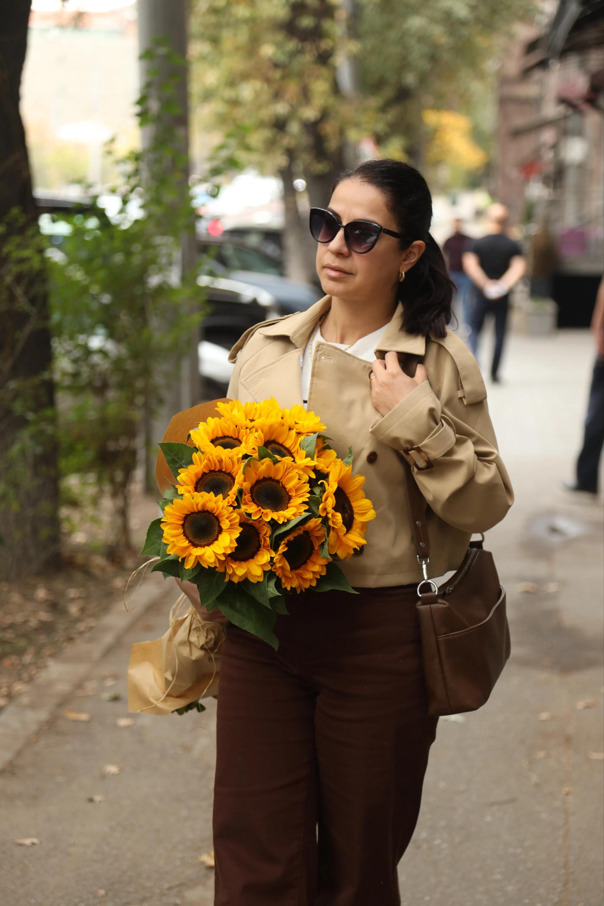 A bunch of sunflowers | ծաղիկներ, ծաղկեպսակներ, բույսեր Երևան A bunch of sunflowers | ծաղիկներ, ծաղկեպսակներ, բույսեր Երևան